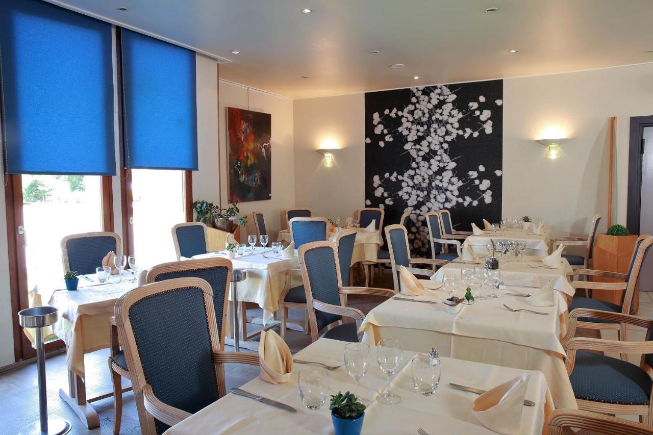 Logis Le Luth Hotell Mirecourt Exteriör bild