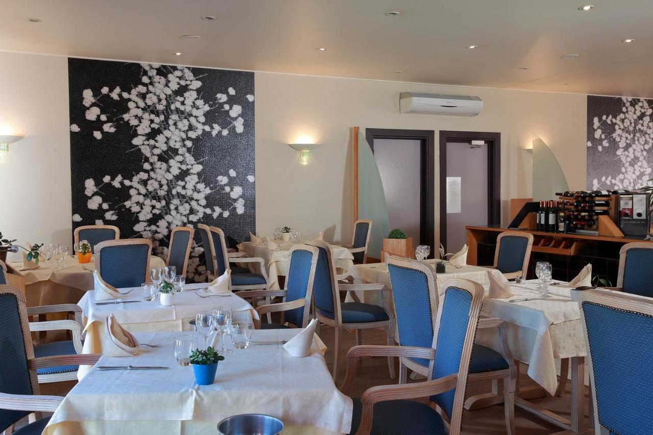 Logis Le Luth Hotell Mirecourt Exteriör bild