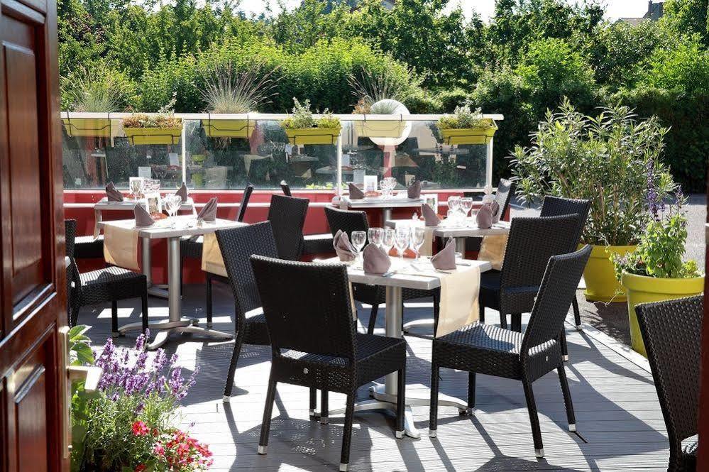 Logis Le Luth Hotell Mirecourt Exteriör bild