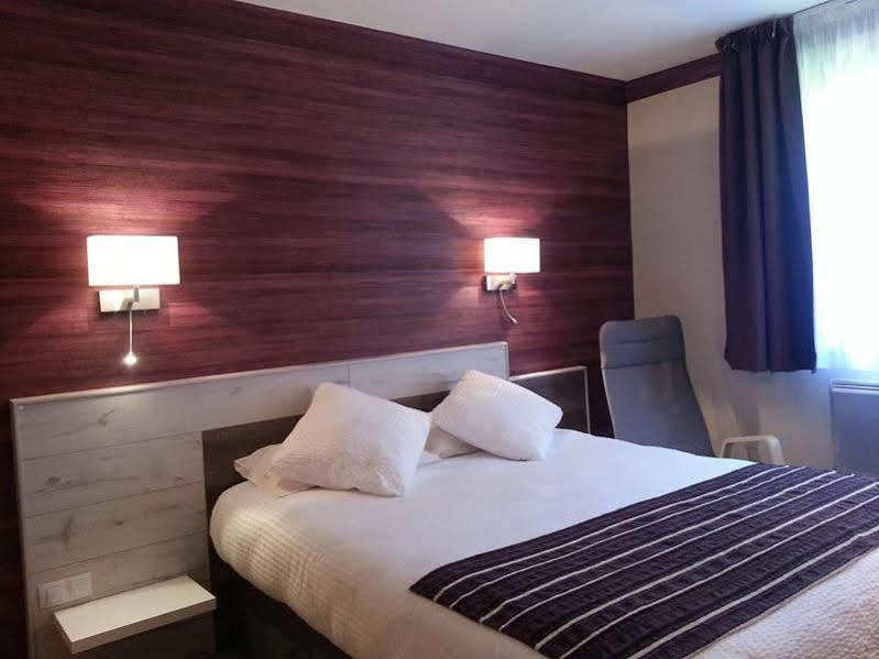 Logis Le Luth Hotell Mirecourt Exteriör bild